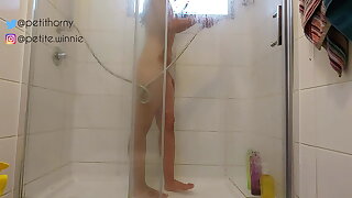 Lovely WOMAN BATHING HER BODY AND TOUCHING - MASTURBATING